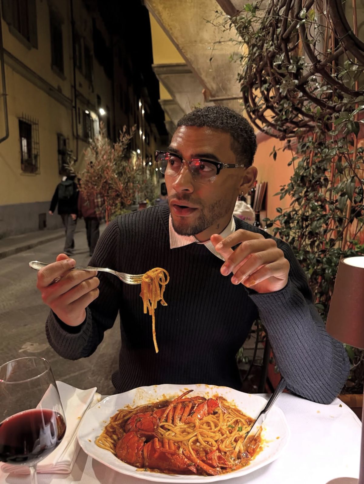 Elegant dinner date in Dubai